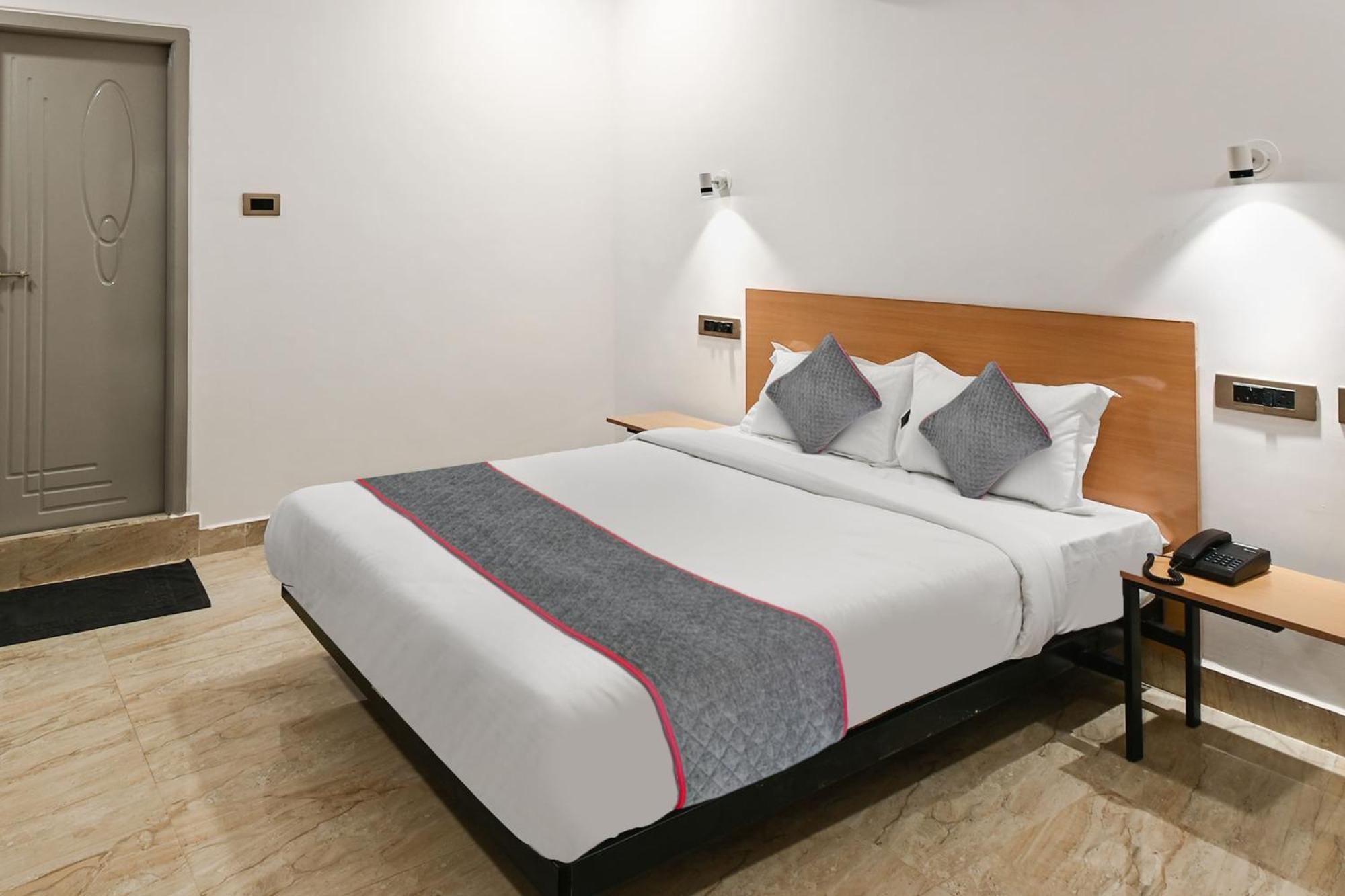 Super Townhouse De Alphabet Karmanghat Hyderabad Exterior foto